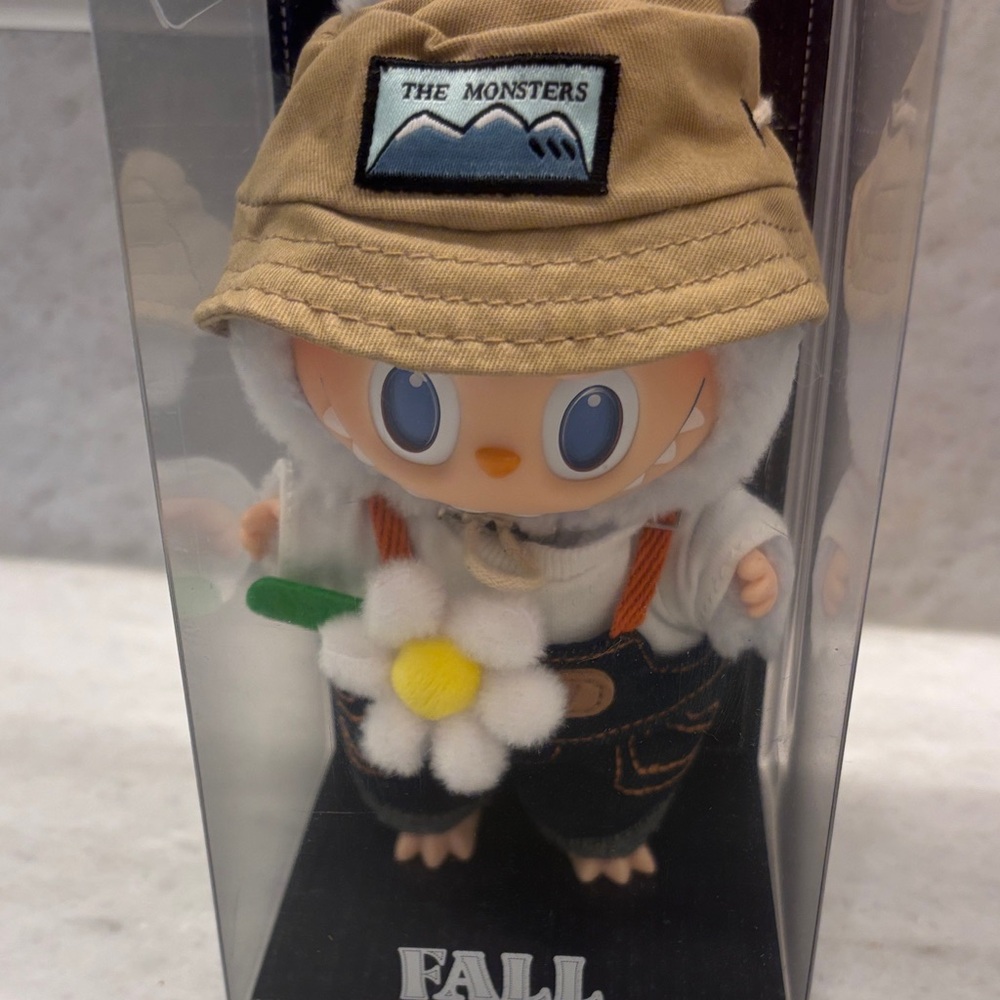 POP MART The Monsters Fall in Wild Labubu Figure NWT w/ Box
